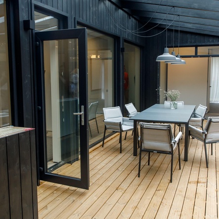 Алюминиевые двери